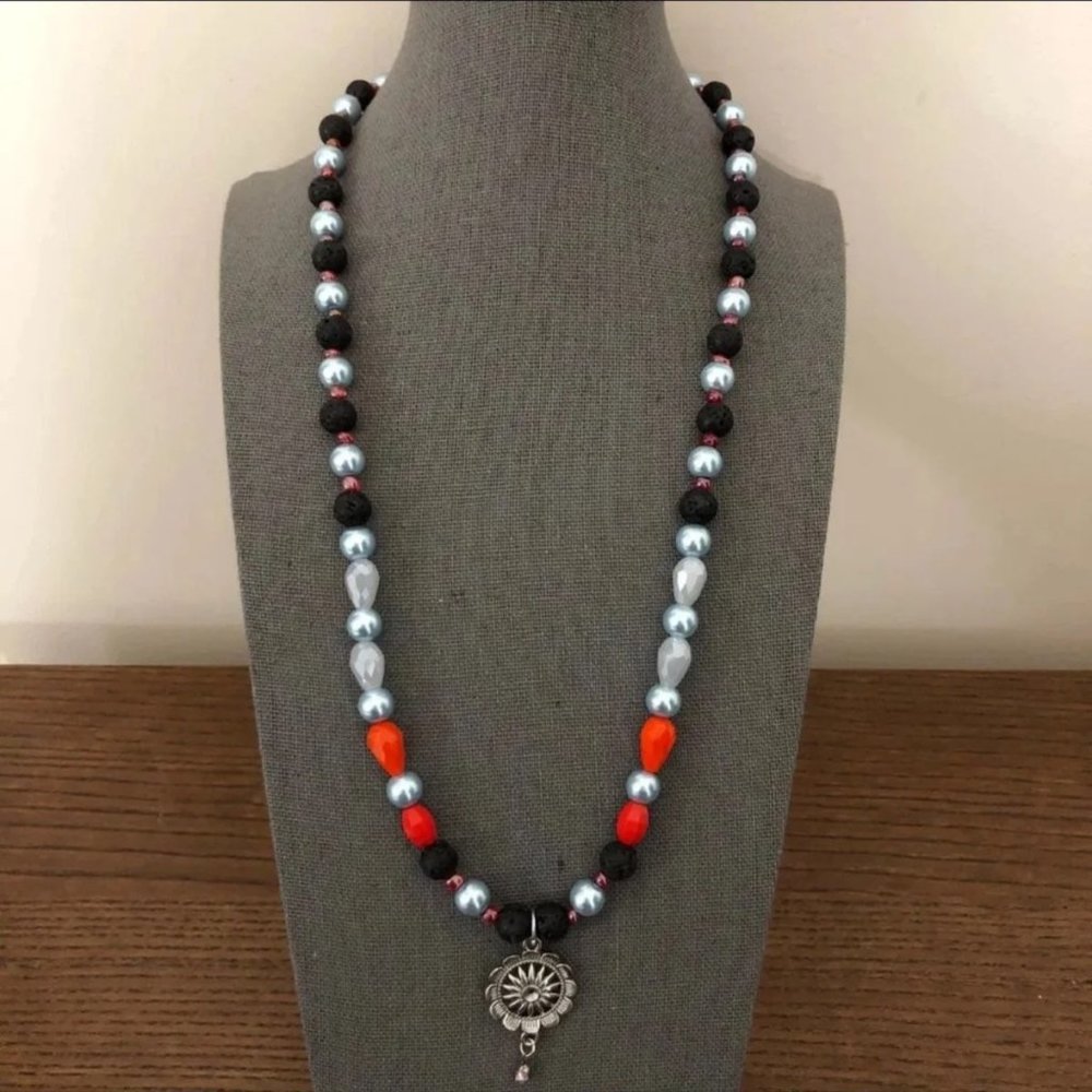 3/$25 ** Black and blue beads necklace string NWOT